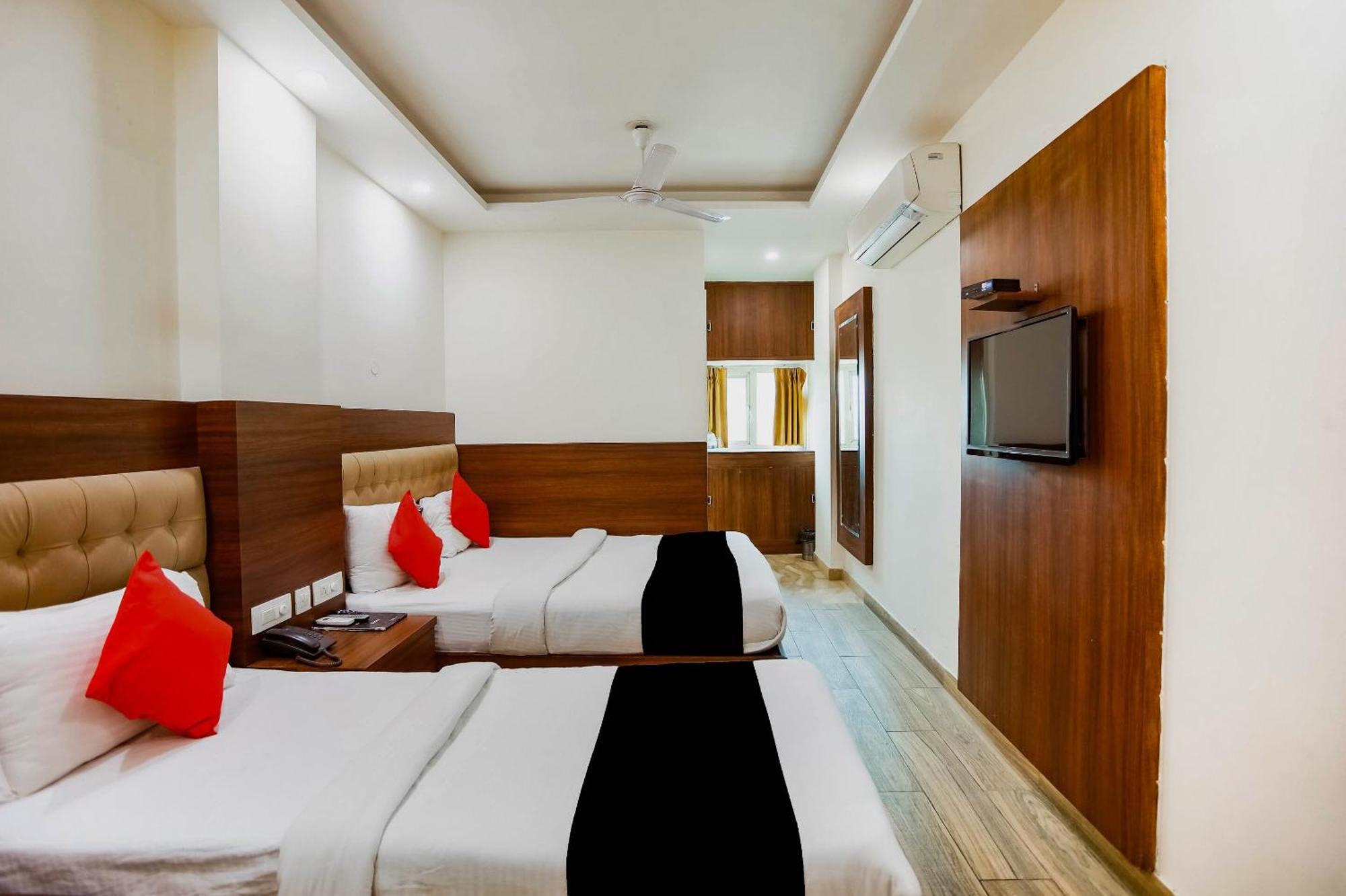 Collection O The Kailash Dev Hotel Nova Deli Exterior foto
