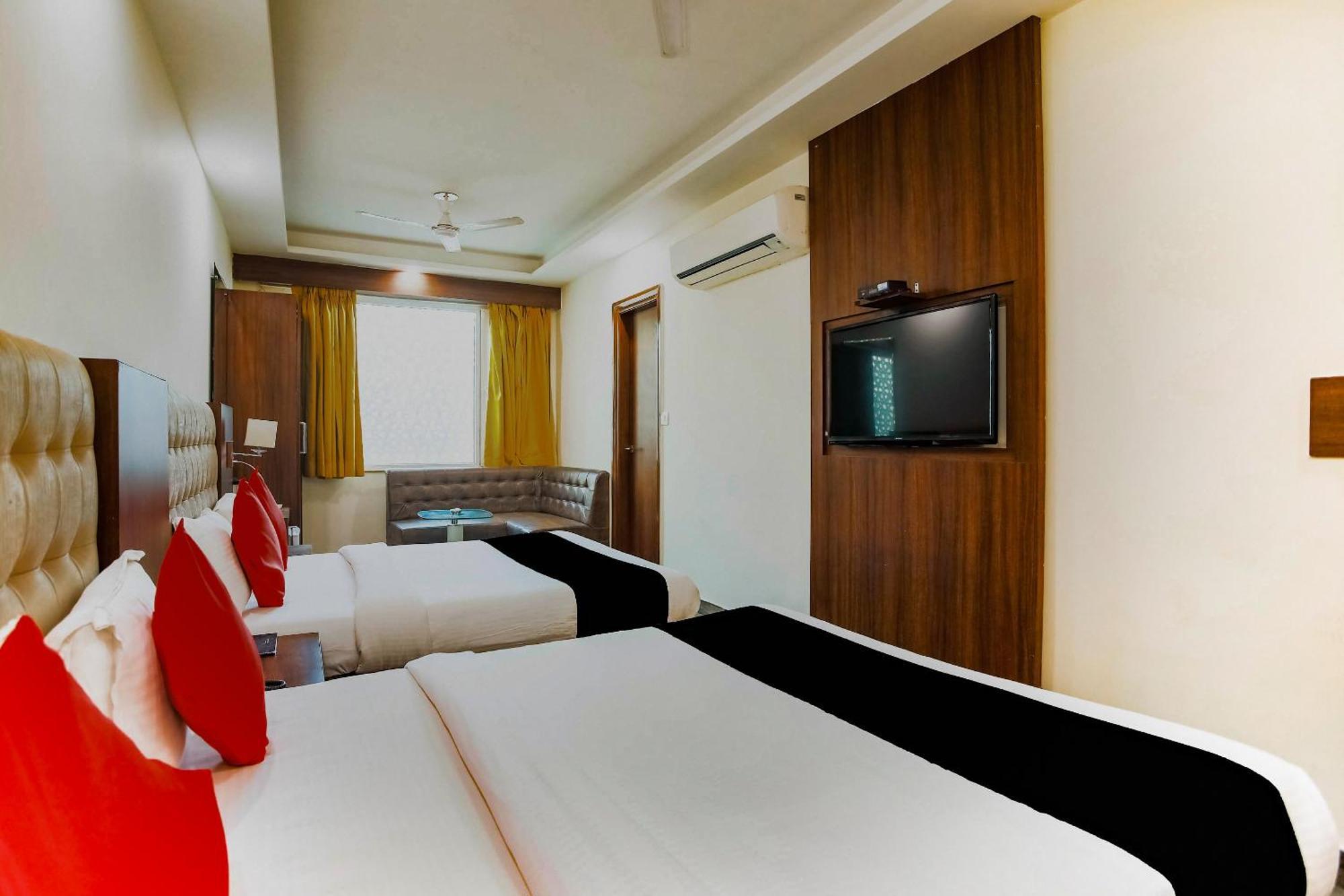 Collection O The Kailash Dev Hotel Nova Deli Exterior foto