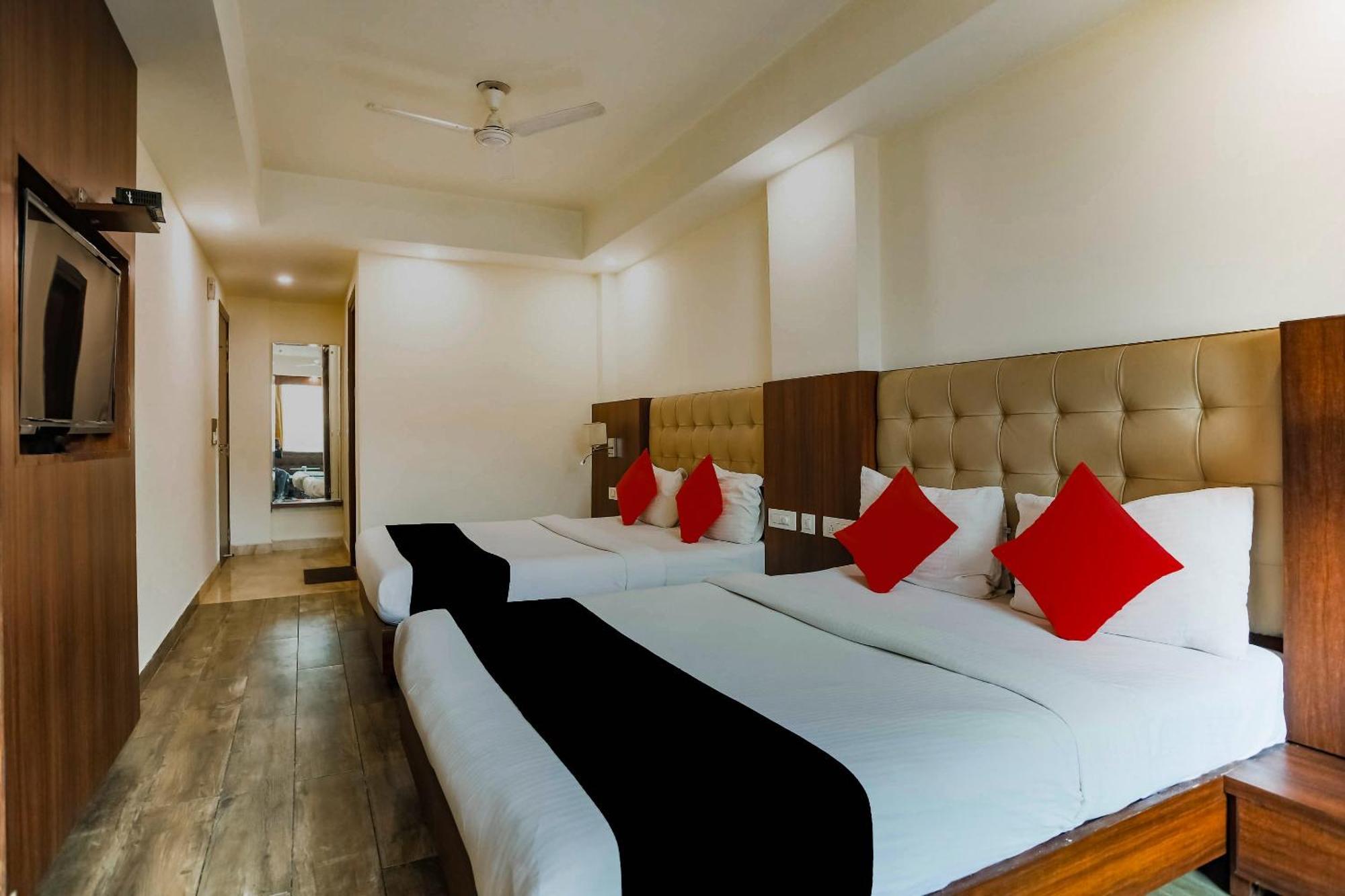 Collection O The Kailash Dev Hotel Nova Deli Exterior foto
